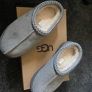 Women’s Tasman slipper size US 9.